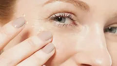 5 misstag som gör att huden runt ögonen ser trött ut, särskilt hos kvinnor som tar väl hand om sig