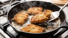 Varken ägg eller bröd: ingrediensen som gör köttbullarna dubbelt så saftiga